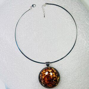 Silver 925 Tiger Cowrie Shell Pendant on silver Torque Choker Necklace Jewelry